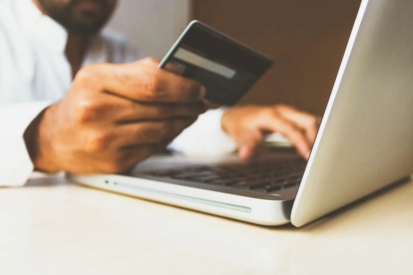 Usa tu tarjeta para registrarte tarjeta de crédito online
